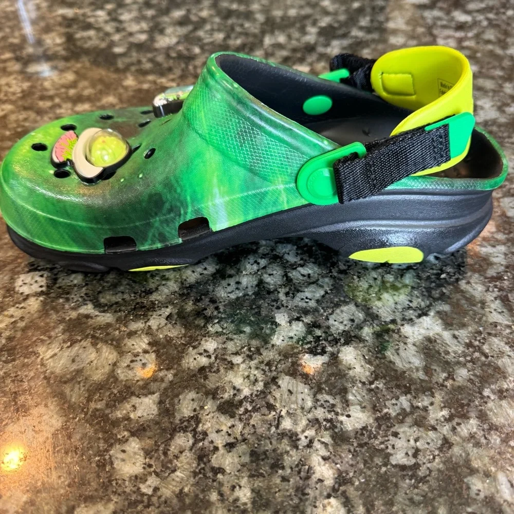 Crocs Kids J5 Green Alien Galaxy Clogs w/ Jibbitz Charms‎